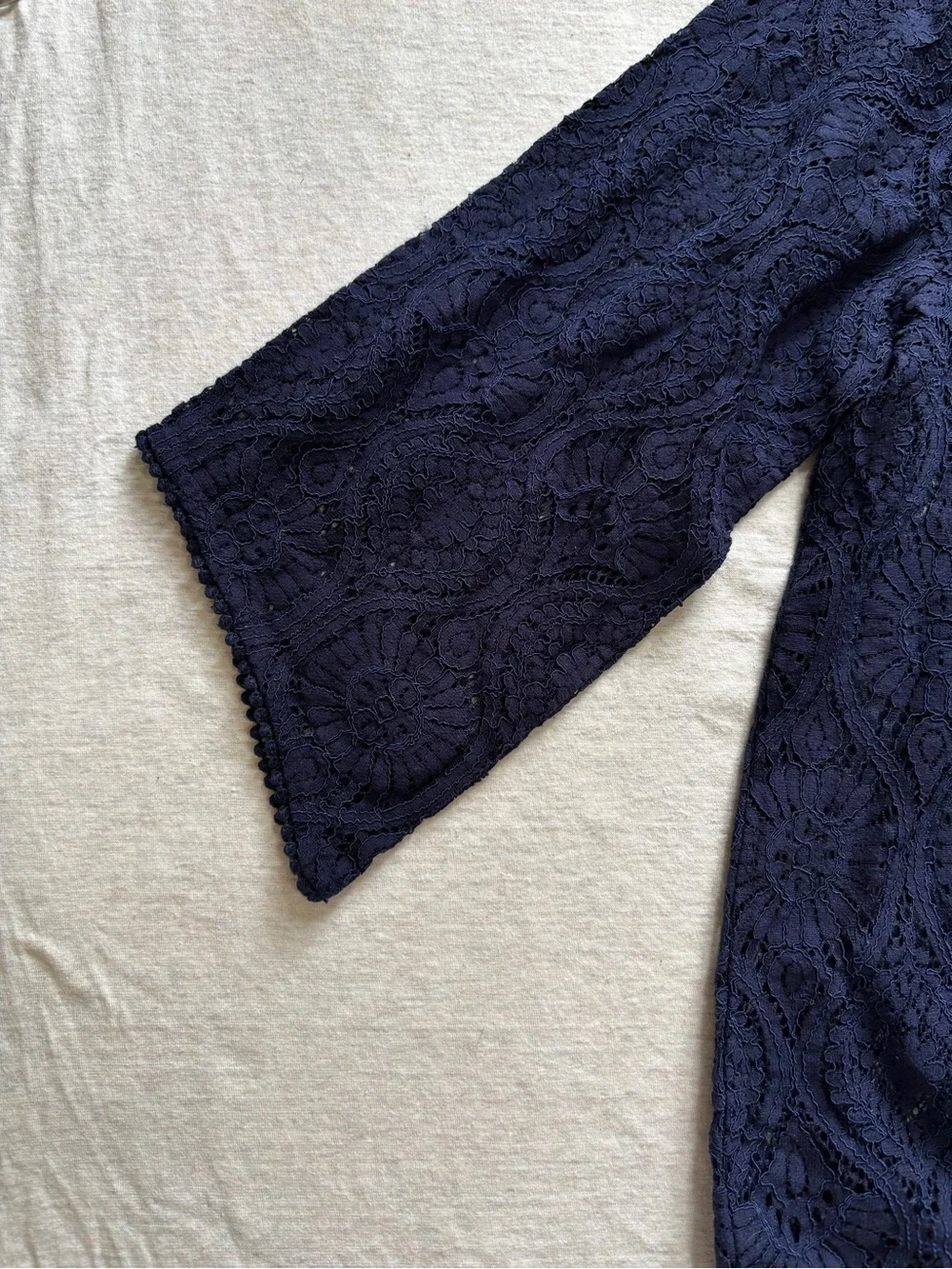 Banana Republic Navy Lace Eyelet Bell Sleeve Blouse Top Size Large